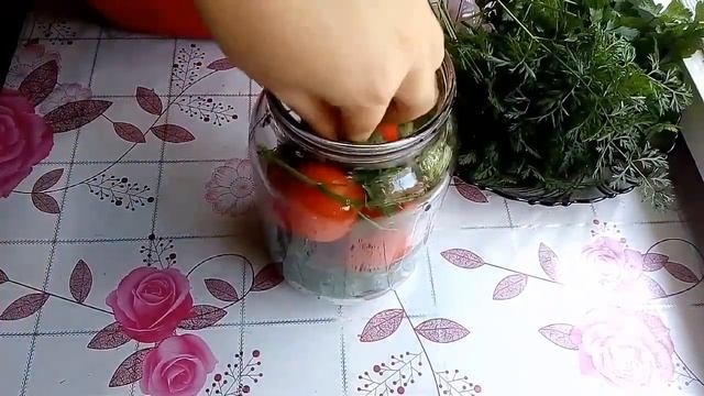 ОЧЕНЬ вкусные консервированные ПОМИДОРЫ с ВЕТОЧКАМИ МОРКОВИ.