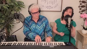 ТИХО ИГРАЕТ ГИТАРА ПЕСНЯ ПОСВЯЩАЕТСЯ КОМУ ЗА 60 ЛЕТ И ВЫШЕ Yelena & Sergei Popkov