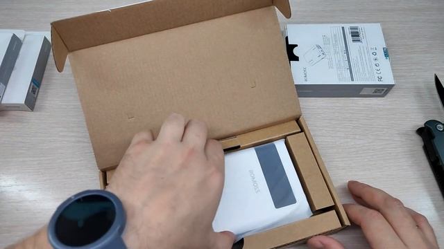 Распаковка  Romoss sense 8P 30000 mAh Romoss Simple 10 проводов Romoss налобных фонарей