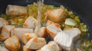 Индейка кусочками на сковороде