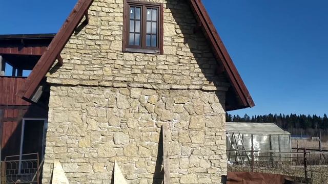 Строили баню из камня