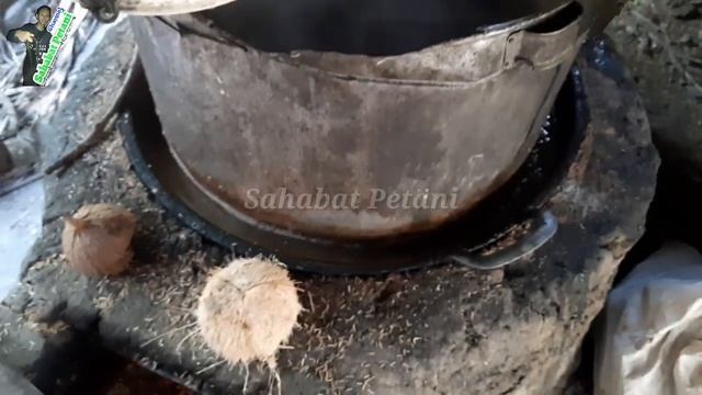 Pengolahan Nira Kelapa Menjadi Gula Merah Petani Ciamis смотреть онлайн