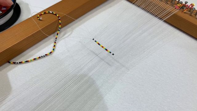 Kasnakta dokuma nasıl yapılır (Weaving beads using loom tutorial) смотреть онлайн