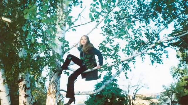 Может со светлой грустью и добрым словом вспомнят, кто знал и любил смотреть онлайн