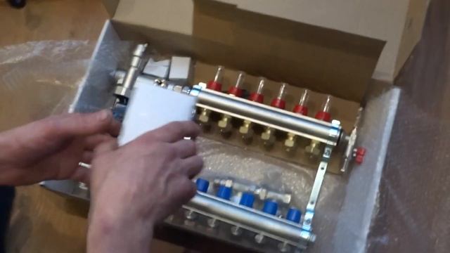 Распаковка коллектор для теплого пола в сборе TDS смотреть онлайн