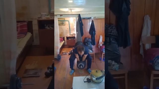 Вырывание сидя с пола гантели 35 кг.×10 левой. смотреть онлайн