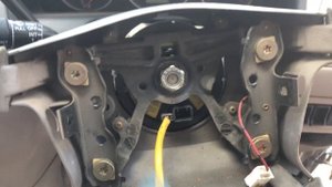 Как снять руль на автомобиле Mazda Premacy