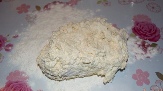 Творожные вареники с вишневым вареньем