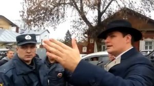 Никишин требует отчет у полицейского