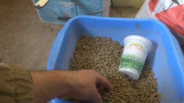 КРОЛИКОВОДСТВО \Чем я кормлю кроликов? комбикорм Feed Life