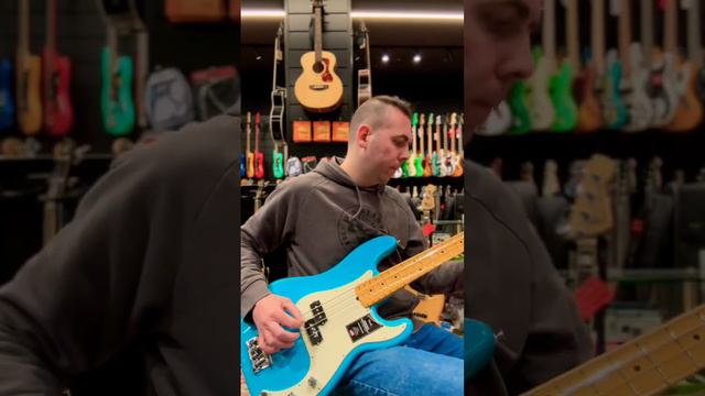 ⚡️Fender Precision Bass American Professional 2 Miami Blue! #basslinemusicshop смотреть онлайн