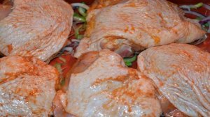 Куриные бедра с черносливом