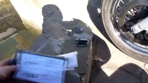 Замена тормозных колодок на мотоцикле  Сузуки GZ250