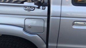 mazda b 2500 action | NIKO NIPON