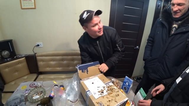 С НОВЫМ ГОДОМ ВАС ДРУЗЬЯ ! МИНИ ЖЕНЩИНА ДЛЯ АНДРЮХИ \ КАК ЖИВЁТ ДЯДЯ ЮРА смотреть онлайн