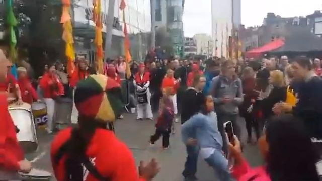 Manchester Day Parade - Tad leads Handmade Samba смотреть онлайн