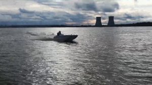 Кайман 400 под мотором 9,9 (15) в одного человека.