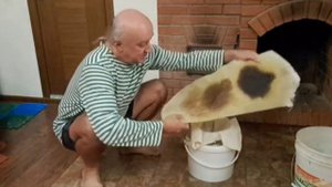 Тонкая очистка воска с фильтрацией жидкого воска через тряпочку с последующим длительным отстаивани