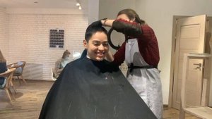 Побрилась налысо (почти)