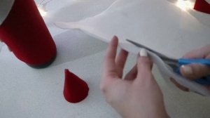 DIY: Костюм Деда Мороза на бутылку и бокал из фетра на новогодний стол