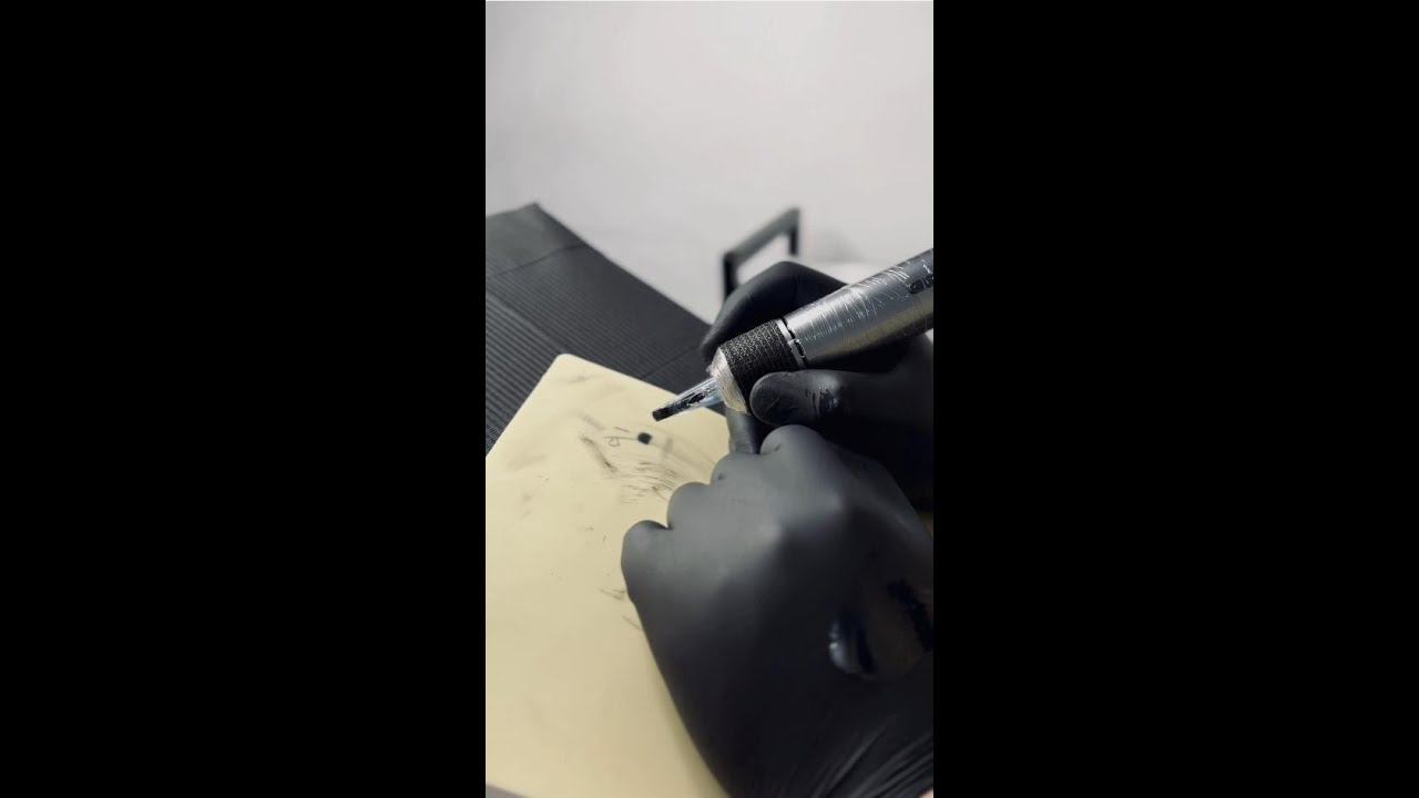 Как держать тату машинку? 1 часть #школатату