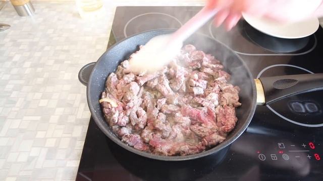Лосятина по-строгановски – рецепт как приготовить бефстроганов из лосятины со сметаной и помидорами