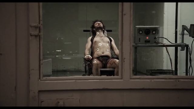 Его работа - пытать людей. смотреть онлайн