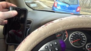 Автомобильный держатель для телефона с беспроводной зарядкой / Wireless charger-holder for phone