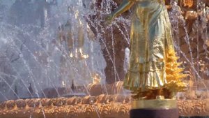 Новодельный фонтан Дружба народов на ВДНХ