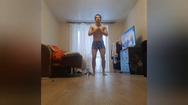 300 приседаний за 10 минут 44 сек. смотреть онлайн