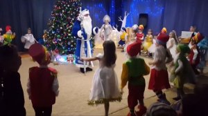 VL?G: Новогодний Утренник у Кирилла в Детском Саду. Встречаем 2018 г. с Дед Морозом и Бабой Ягой