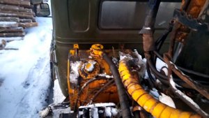 Лопнул поворотный цилиндр на гидроманипуляторе.