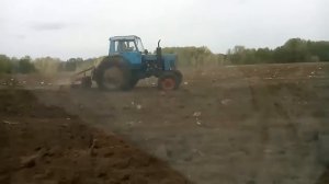 Мтз 80 / вспашка плугом