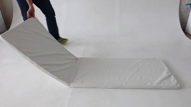 Матрас двух секционный для лежака, шезлонга, раскладушки или медицинского матраса. смотреть онлайн