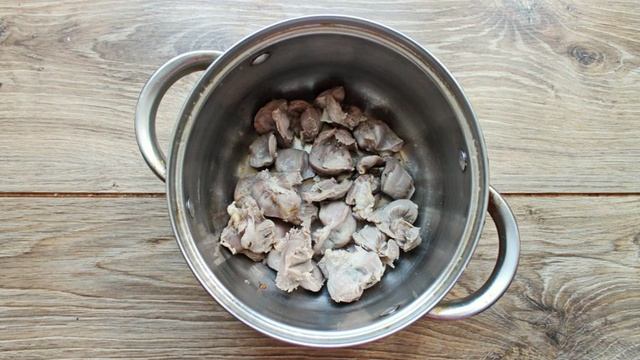 Бульон из куриных желудков