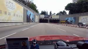 В бассейне на 119 этаже ПОЗОР в Мак Дональдс и колесо обозрения Гонконг Секретна