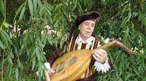 Лютня в быту. Краснодар, ансамбль старинной музыки «Возрождение».