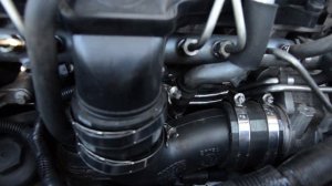 Снятие стартера на Вольво XC90 (Volvo XC90 D5). (Removing the starter on the Volvo XC90)
