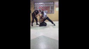 Борзый в полицейском участке