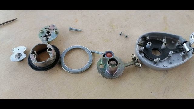 Ремонт крышки бензобака Bajaj Avenger 220 смотреть онлайн