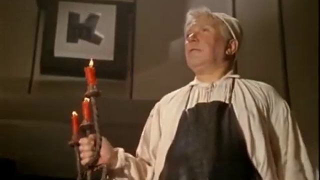 Его величество помер… в туалете смотреть онлайн