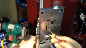 Mottura замена и установка замков в металлической двери