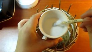 Корзинка с бабочками из газетных трубочек. урок 8. Промежуточная грунтовка.