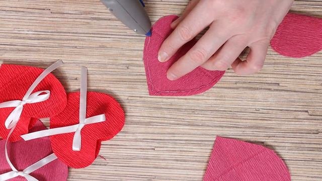 ВАЛЕНТИНКИ своими руками❤️❤️❤️ ВАЛЕНТИНКИ с конфетой внутри❤️❤️❤️самые простые валентинки❤️❤️❤️