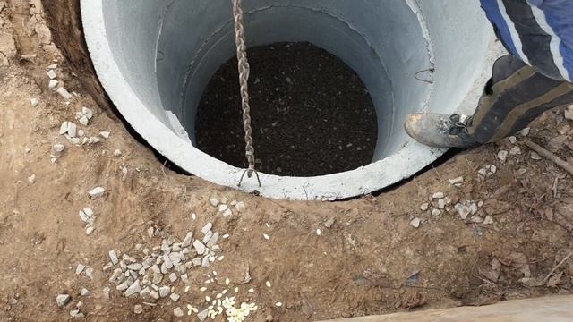 Установка септика из бетонных колец за один день. С очень большим сроком службы. смотреть онлайн