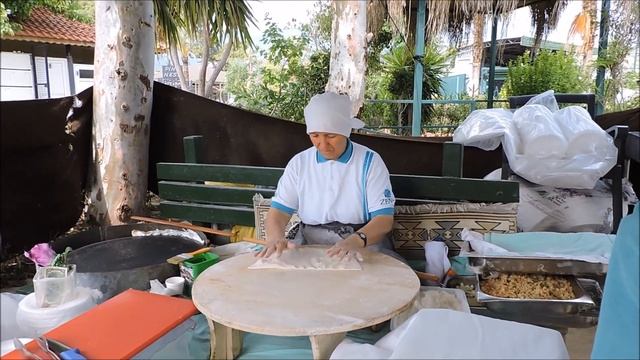 Турецкие лепешки гёзлеме (Gözleme) + Как обрезают пальмы//Zena Resort, Çamyuva, Kemer