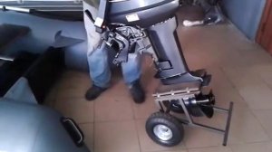 Разгружаем спину - используем компактную тележку для подвесных лодочных моторов