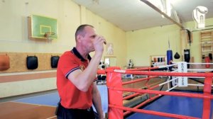 Упражнения "БАБОЧКА" И "МОЛОТОЧЕК" с Гантелей 2 кг для Боксёра. ENG SUB.