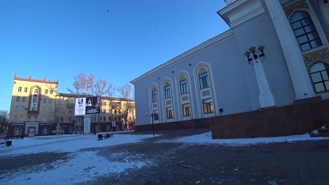 Дворец Культуры горняков - сокращённо ДКГ, а в обиходе просто ДК в феврале 2022 года на Бухар-Жырау