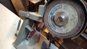 Станок для заточки цепей к бензопиле.